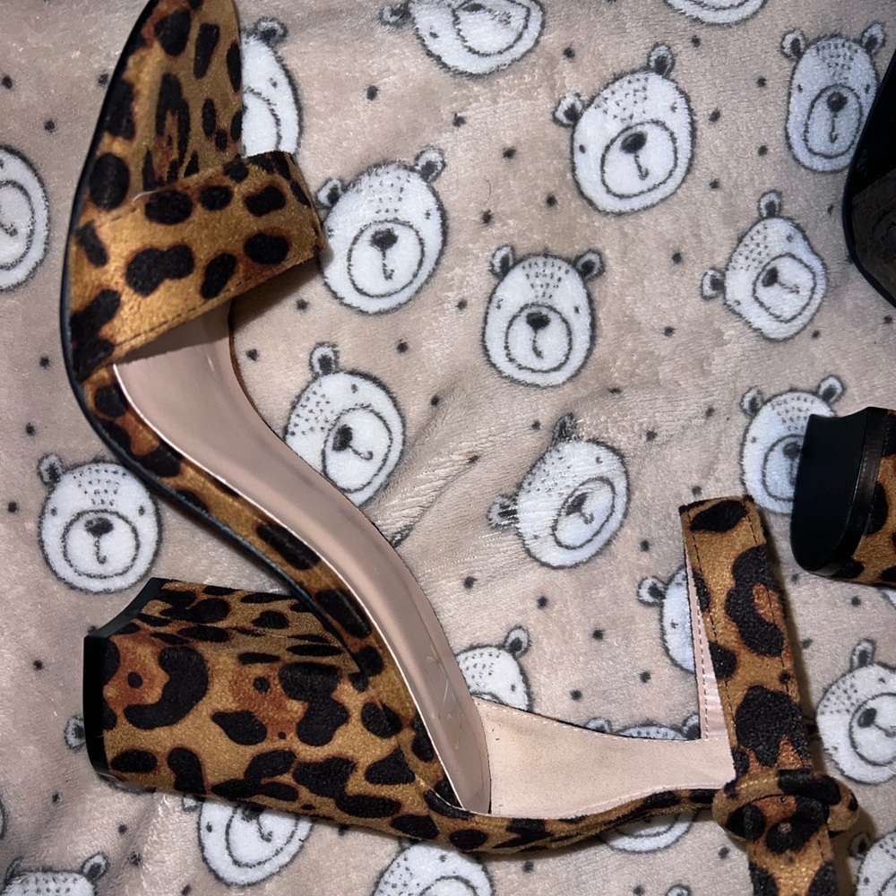 Heels - Picture 2 of 2
